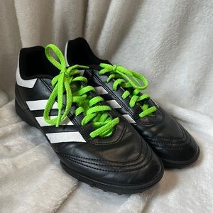 Girls/ Women’s Adidas indoor soccer shoes. Excellent Condition, size 5. Bundle!
